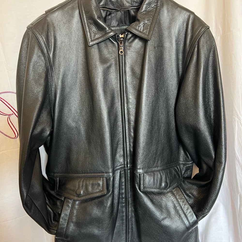 Wilson women’s leather coat XL in excellent condition very warm